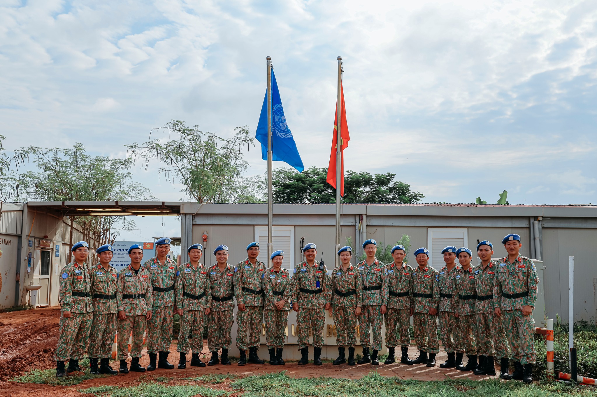 /UploadStore/admin/260110 ca phau thuat 10/613450201_1292896316199630_3472857491238188192_n.jpg